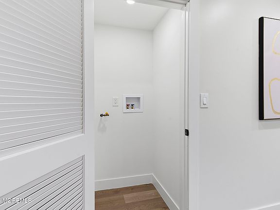 5th image of 178 Charlotteville Drive S