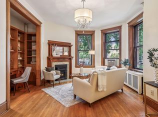 235 Arundel St APT 1, Saint Paul, MN 55102