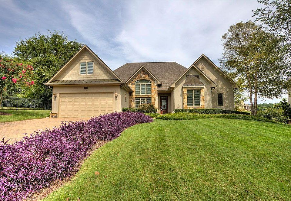 1st image of 394 Casa Del Lago Way