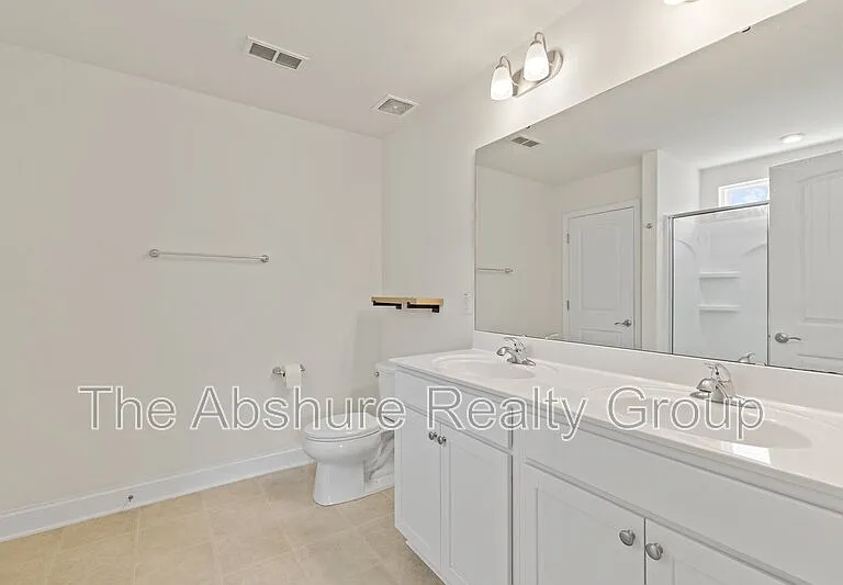 404 Avery Glenn Way — Photo 26