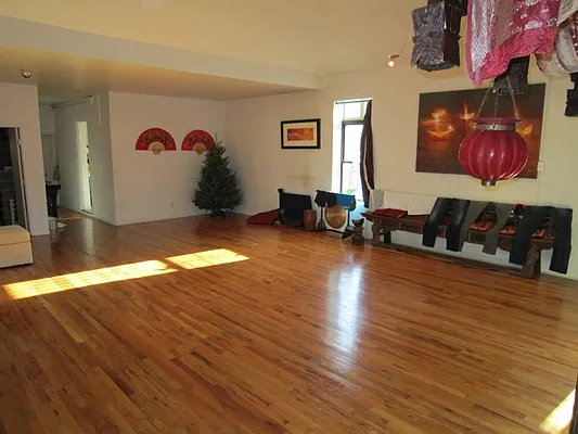 Rented by Concept Real Estate Group | media 19