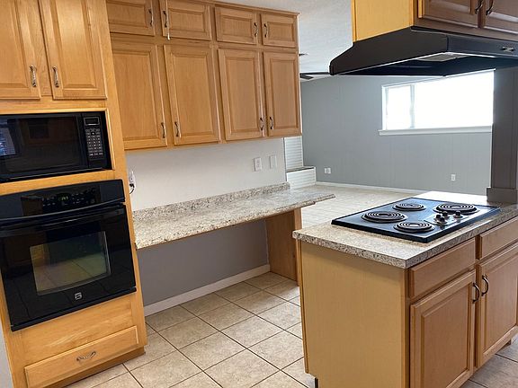 4th image of 2100 Culver Dr