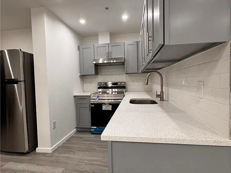 2250 Butler St #102 — Photo 4