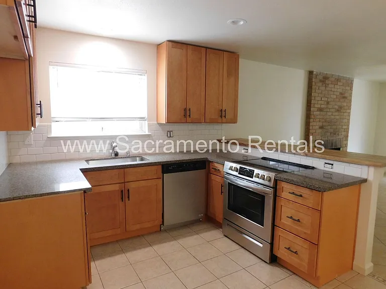 101 Kennelford Cir — Photo 9