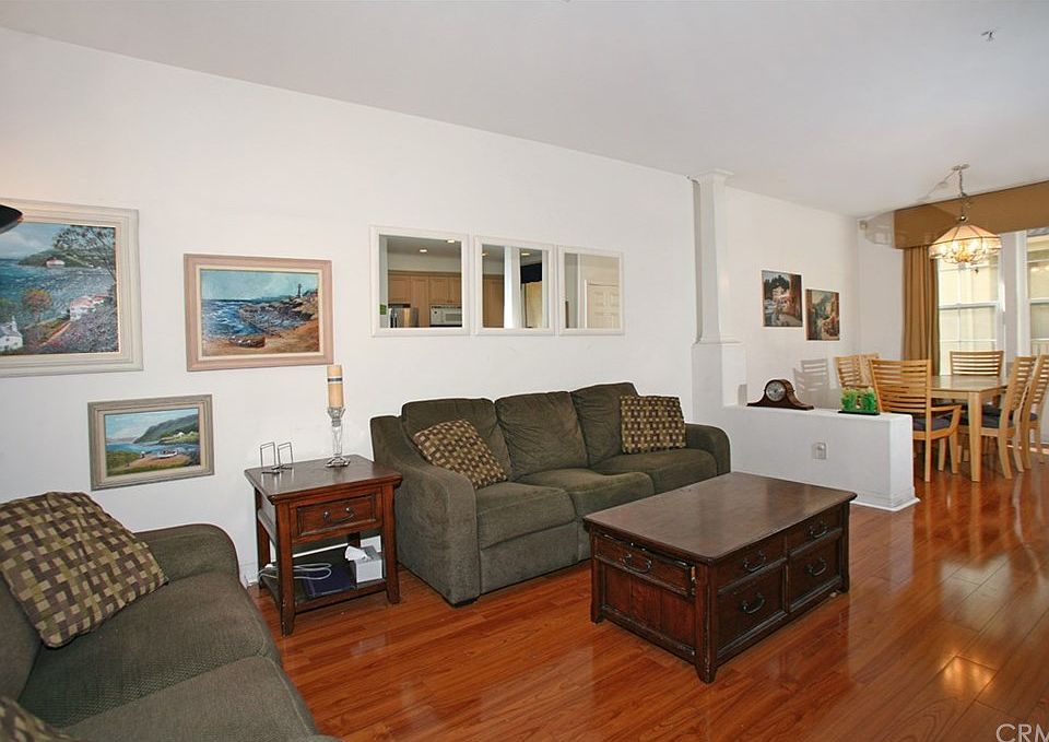 1st image of 499 W Summerfield Cir