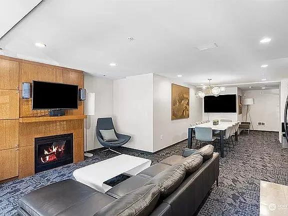 81 Clay St #323 — Photo 37