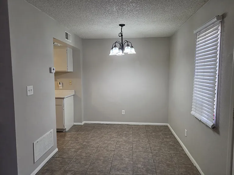 3213 W Royal Palm Rd — Photo 5