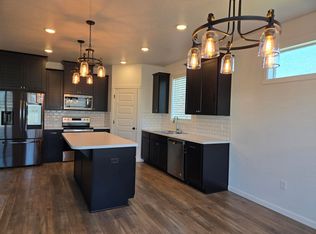 8214 Cardinal Peak St, West Richland, WA 99353