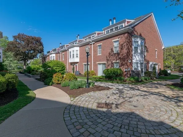 158 Quincy Shore Dr Unit 81, Quincy, MA 02171