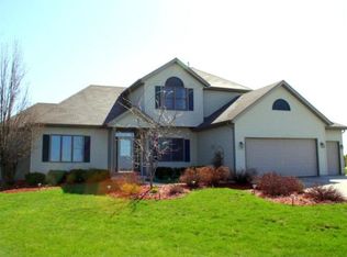 1404 Kensington Ct, Watertown, WI 53098