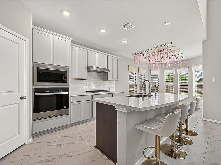 410 Mercury Sky Rd — Photo 24