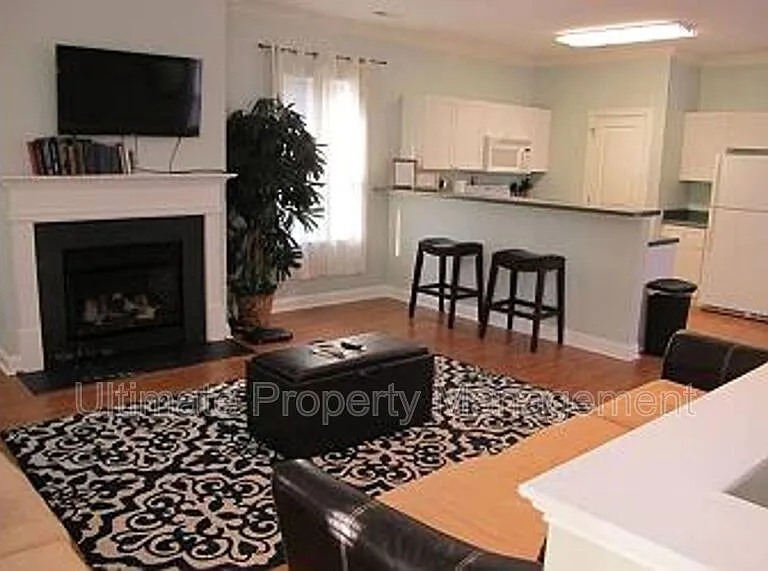 618 S 3rd St #2 — Photo 5
