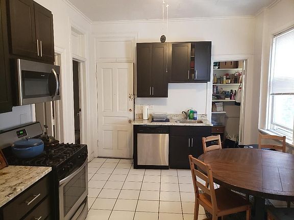 5th image of 1444 N Maplewood Ave APT 2F