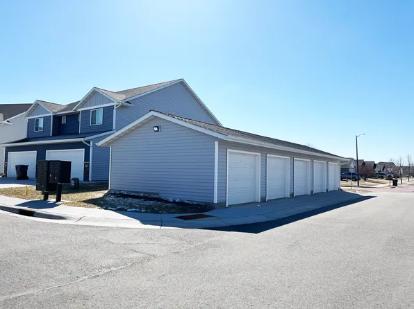 211 Timberwolf Dr, Mankato, MN 56001