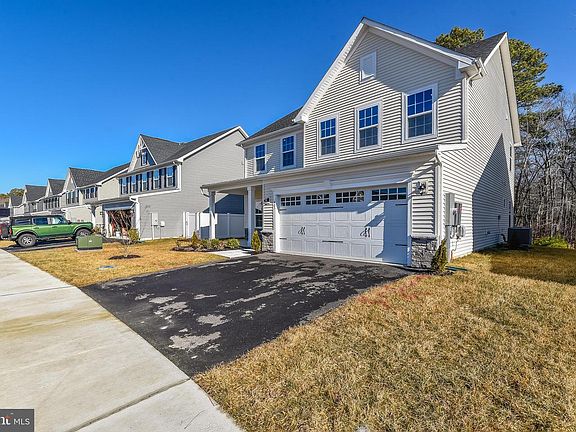 2nd image of 405 Pathfinder Cir