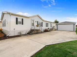 22710 S Ravisloe Ln, Frankfort, IL 60423