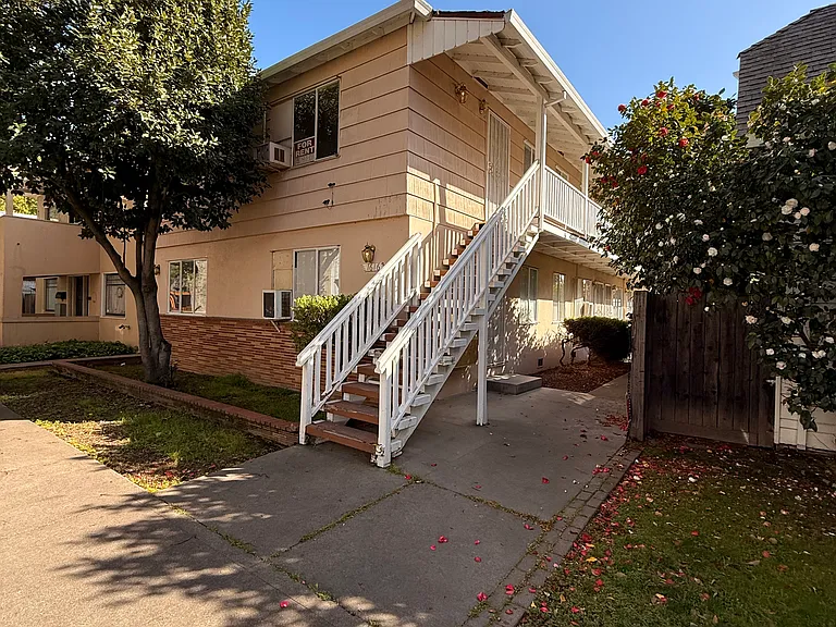 1616 S St #6 — Photo 1