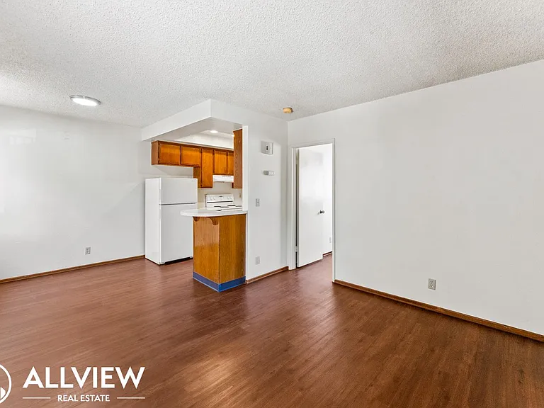 202 East 16th Street — Photo 1