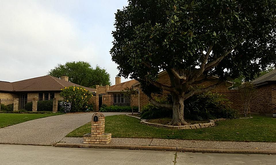 1st image of 7 Cadena Dr