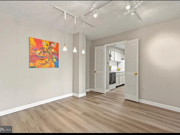 5300 Holmes Run Pkwy #319 — Photo 7