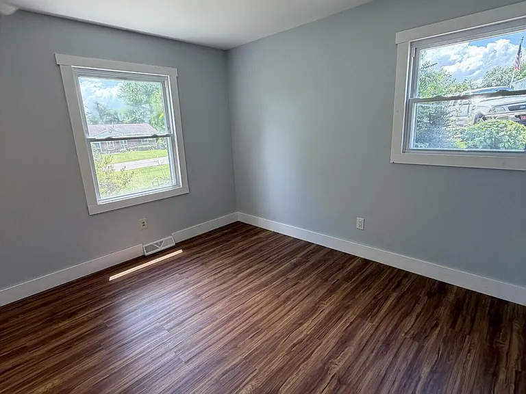 721 Wayland Dr — Photo 24
