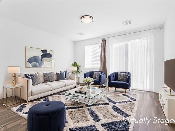3rd image of 10946 Mount Goyer St