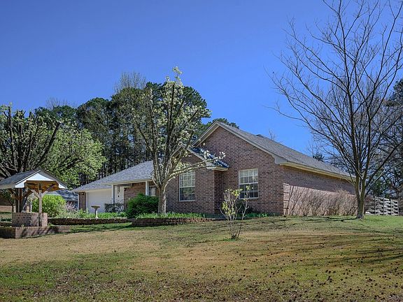 3rd image of 908 Orchard Rd