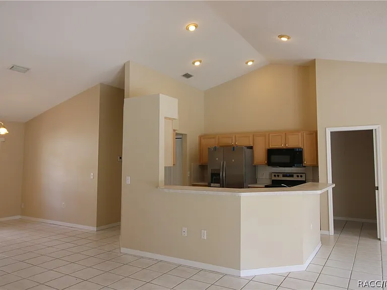 2864 N Churchill Way — Photo 7