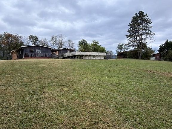 5th image of 208 Witt Rd