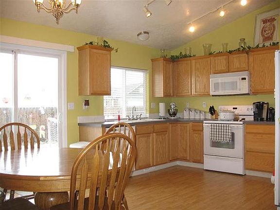 5th image of 3023 Mimosa Ln