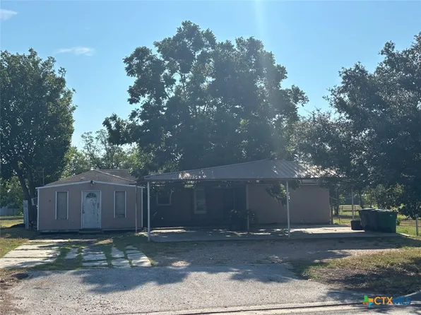 3704 N Main St, Victoria, TX 77901