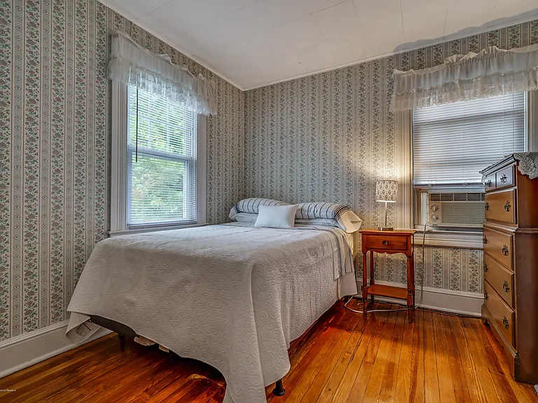 514 Brighton Ave — Photo 17