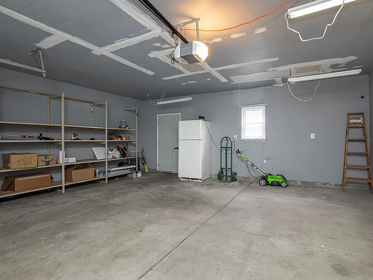 936 Camp St — Photo 52