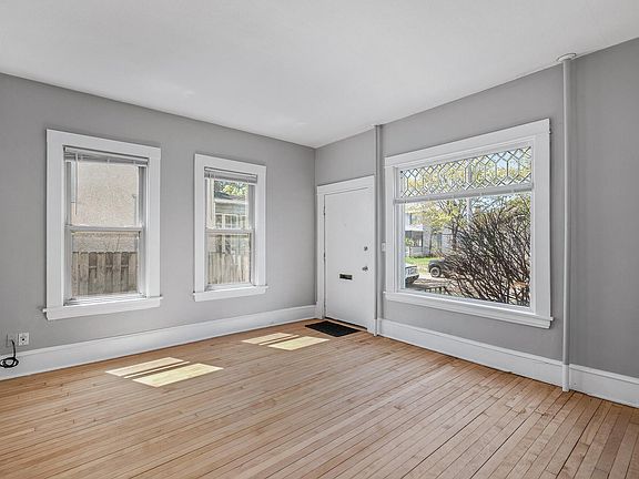 3rd image of 3511 Columbus Ave