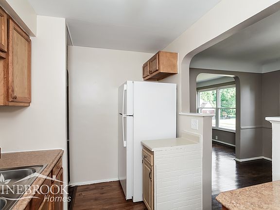 5th image of 1526 Clovernoll Dr
