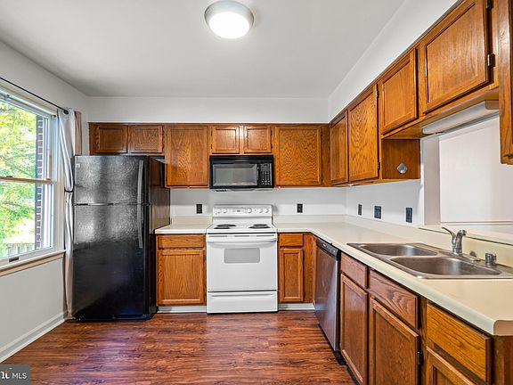 2nd image of 2975 Sorrell Ct