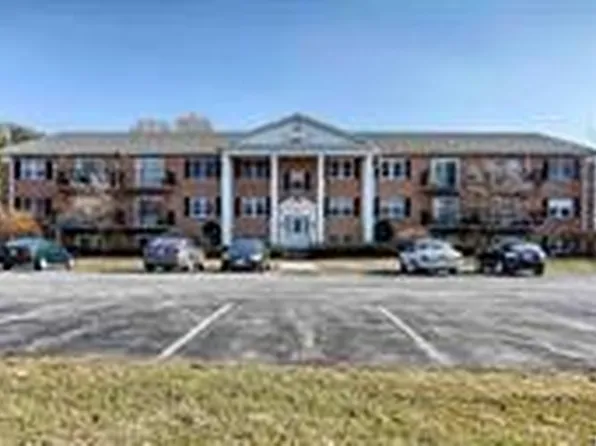 2116 Cedar Run Dr, Camp Hill, PA 17011
