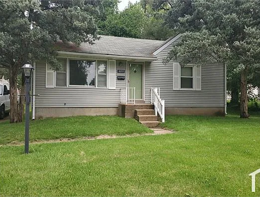 8253 Frost Ave — Photo 7