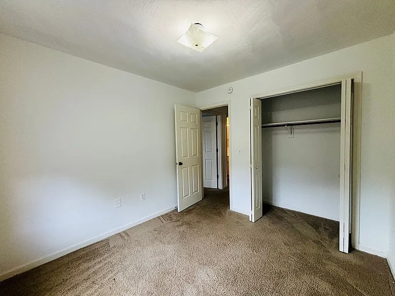 850 Patrick Henry Dr — Photo 18