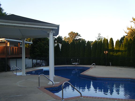 New liner in pool