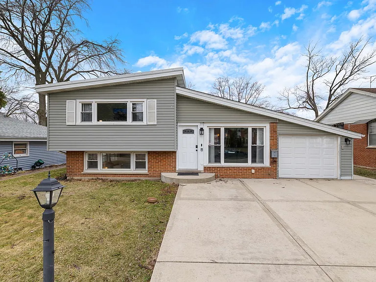 2176 Ash St — Photo 22