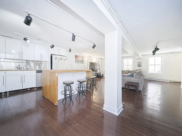 60 Pearl St #3 — Photo 3