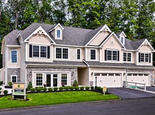 22 Ordelia Ln, Round Lake, NY 12151