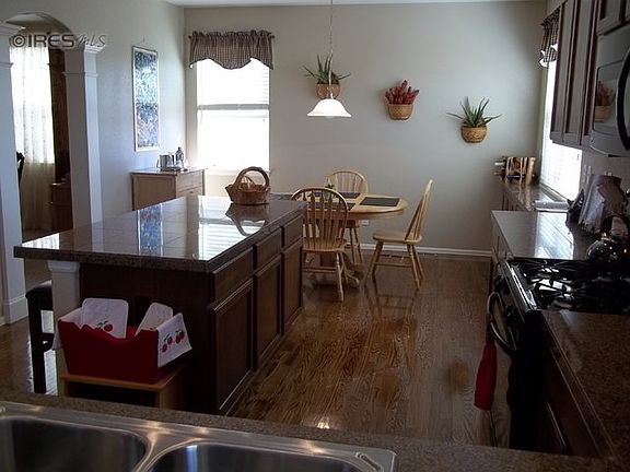 3rd image of 1563 Edenbridge Dr