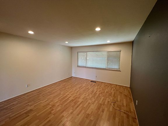 2nd image of 7151 Westmoreland Way