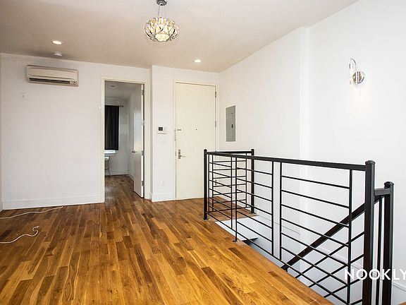 5th image of 588 Myrtle Ave #101D