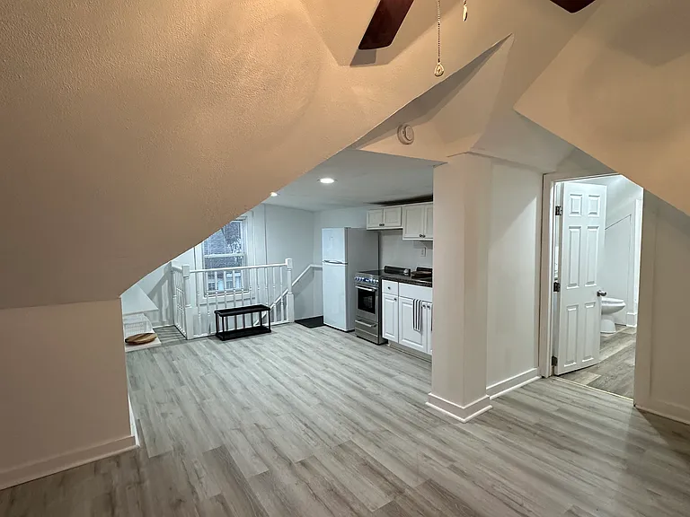 37 Maud St #3 — Photo 8