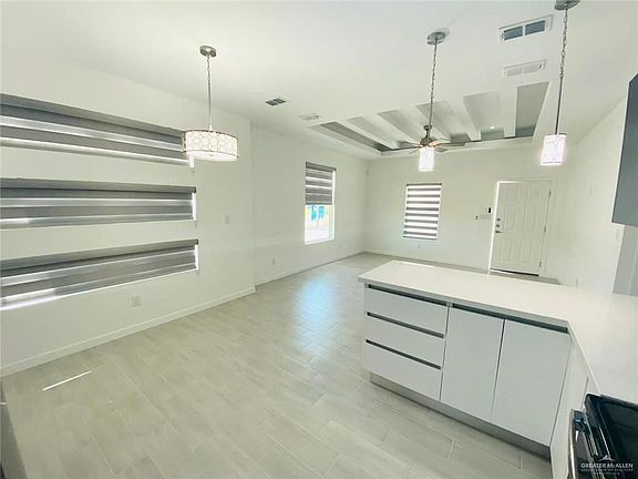 5th image of 1721 Summit Dr #3