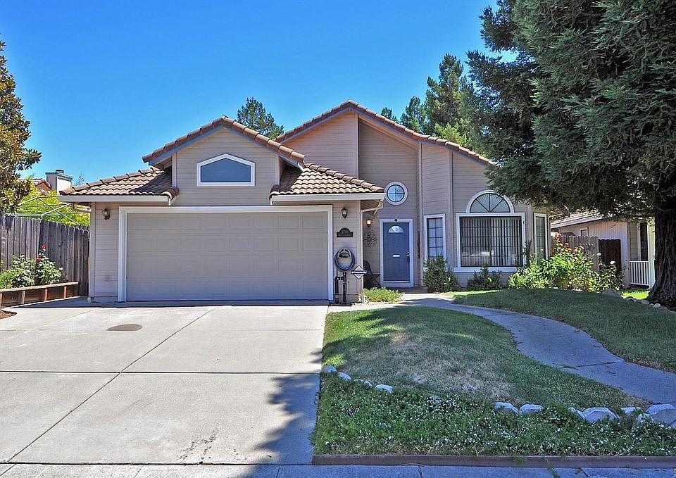 1st image of 2796 Woodmont Dr