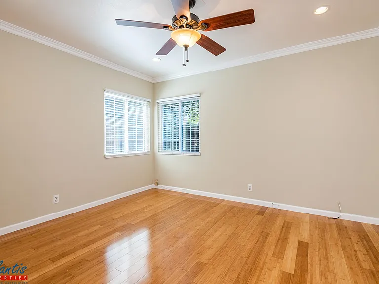 2220 Hanover St — Photo 8